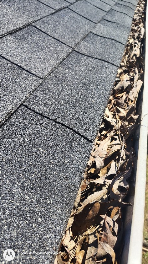 Gutter Soffit Clean Before